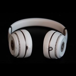 Beats Solo3 Wireless Satin Gold Headphones